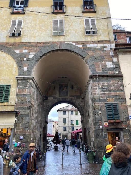 ルッカDimora Leonardo. Centro Storico.アパートメント エクステリア 写真
